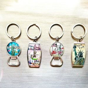 Brand new Set of 4 keychain - NEW YORK - USA ❤️